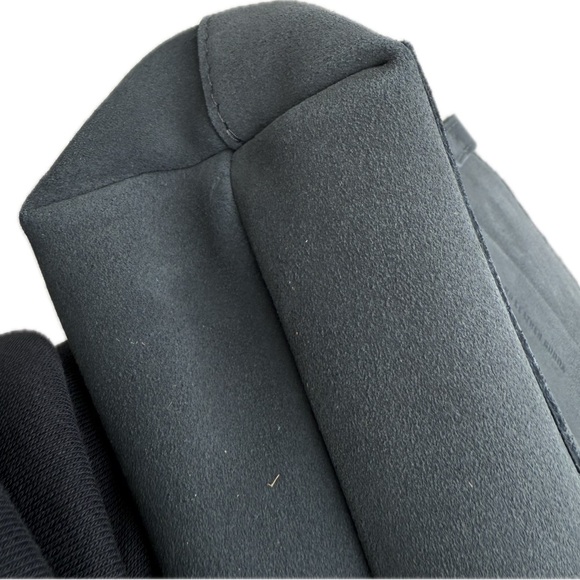 Portland Leather Goods Peppercorn (?) Mini Zip Crossbody Tote - Picture 8 of 10